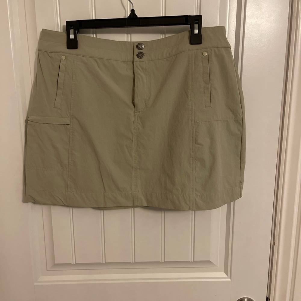 Isis Mini‎ GOLF Skirt 14 khaki tan, 3 Pockets  Zip / Buttons Nylon Spandex
